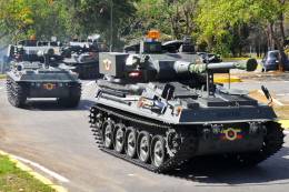 Columna de tanques ligeros Scorpion 90. (Foto: CEOFANB)
