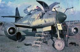 Las contradicciones de la tecnolog�a alemana en la �poca nazi: un caza Messerschmitt Me-262, el m�s avanzado del mundo en su tiempo, con las antenas del radar Neptun FuG 218 en el exterior de su morro, lo que limitaba significativamente una de sus principales cualidades: la velocidad.