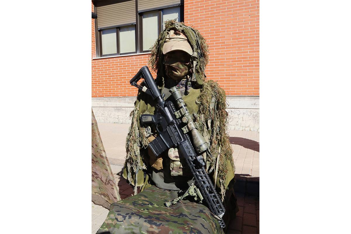 El rifle DMR SIG Sauer 716 de 7,62 mm, expuesto por la CRAV, durante el pasado da del 23 de febrero. (foto Julio Maz)