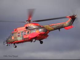 Un helicptero Cougar del BHELEME II utilizado en la lucha contra incendios forestales en Espaa. (foto: Esteban Maiza)