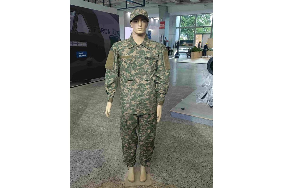 Los nuevos uniformes exhibidos en LAAD 2025.