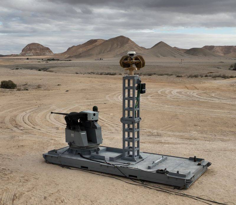 La torre Typhoon 30 con el radar de Rada en una plataforma (Rafael) La torre Typhoon 30 con el radar de Rada en una plataforma (Rafael)