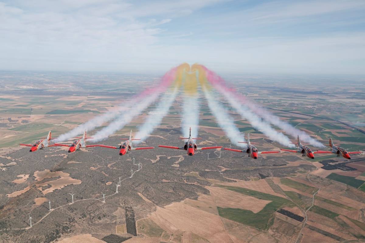 La Patrulla Águila volando en formación. (foto: Ejército del Aire y del Espacio) La Patrulla Águila volando en formación. (foto: Ejército del Aire y del Espacio)