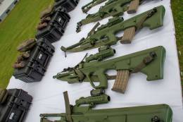Cuatro mil de los renovados fusiles de as alto STG 77A1 �Nightfighter� llegar�n a cuatro brigadas del Ej�rcito austr�aco. (Bundesheer)