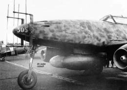 Me 262 con la antena del radar Neptun visible en el morro.