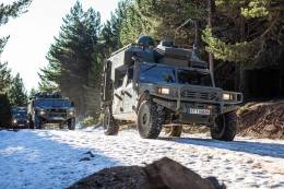 El Batalln Len del Regimiento Alczar de Toledo adiestrndose en operaciones en clima fro en Covaleda, Soria (Ejrcito de Tierra).