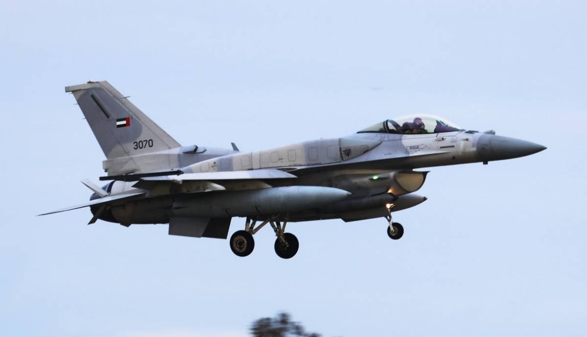 Uno de los F-16E “Fighting falcon” de los EAU, en fase de aterrizaje en Morón. (foto Julio Maíz) Uno de los F-16E “Fighting falcon” de los EAU, en fase de aterrizaje en Morón. (foto Julio Maíz)