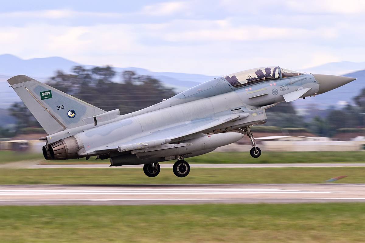 Uno de los Eurofighter biplazas de la RSAF. (foto Rubén Galindo) Uno de los Eurofighter biplazas de la RSAF. (foto Rubén Galindo)