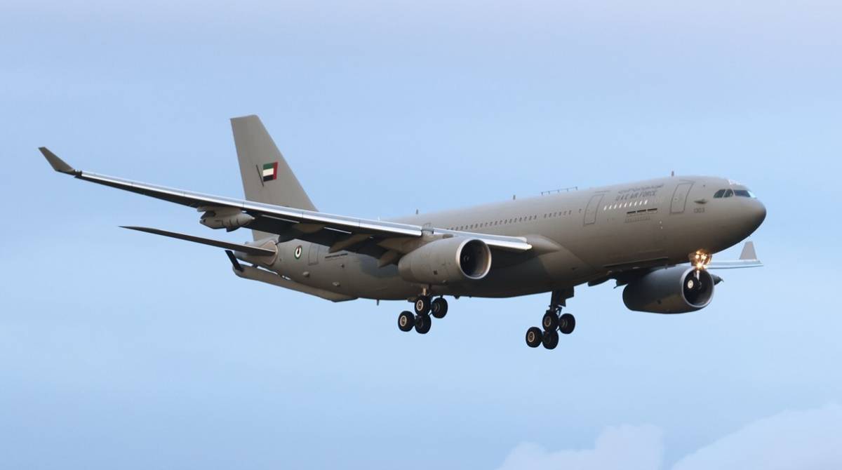 Uno de los dos cisternas A330 MRTT de los EAU, que aterrizaron en Morón. (foto Julio Maíz) Uno de los dos cisternas A330 MRTT de los EAU, que aterrizaron en Morón. (foto Julio Maíz)