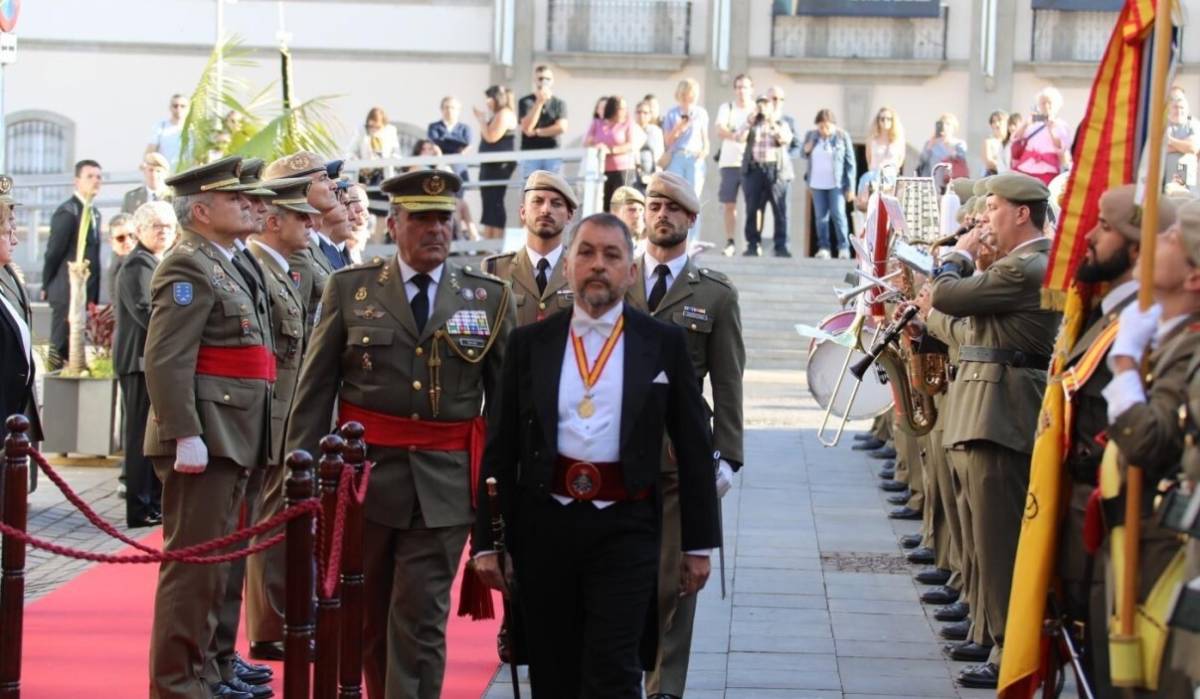 Actos por el 531 aniversario de la fundación de la ciudad de Santa Cruz de Tenerife. (foto: Mando de Canarias) Actos por el 531 aniversario de la fundación de la ciudad de Santa Cruz de Tenerife. (foto: Mando de Canarias)