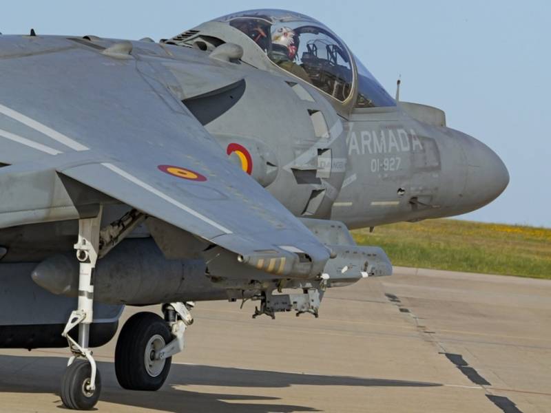 Detalle de uno de los AV-8B+ mientras carreteaba haca la pista de la base naval de Rota.  (foto Jos Antonio Almarza)
