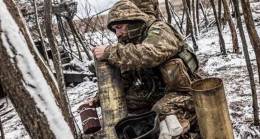 Fuerzas ucranianas se mueven hacia el Kursk a bordo de un BMP2 armado con ca��n autom�tico 2A42 de 30 mm.