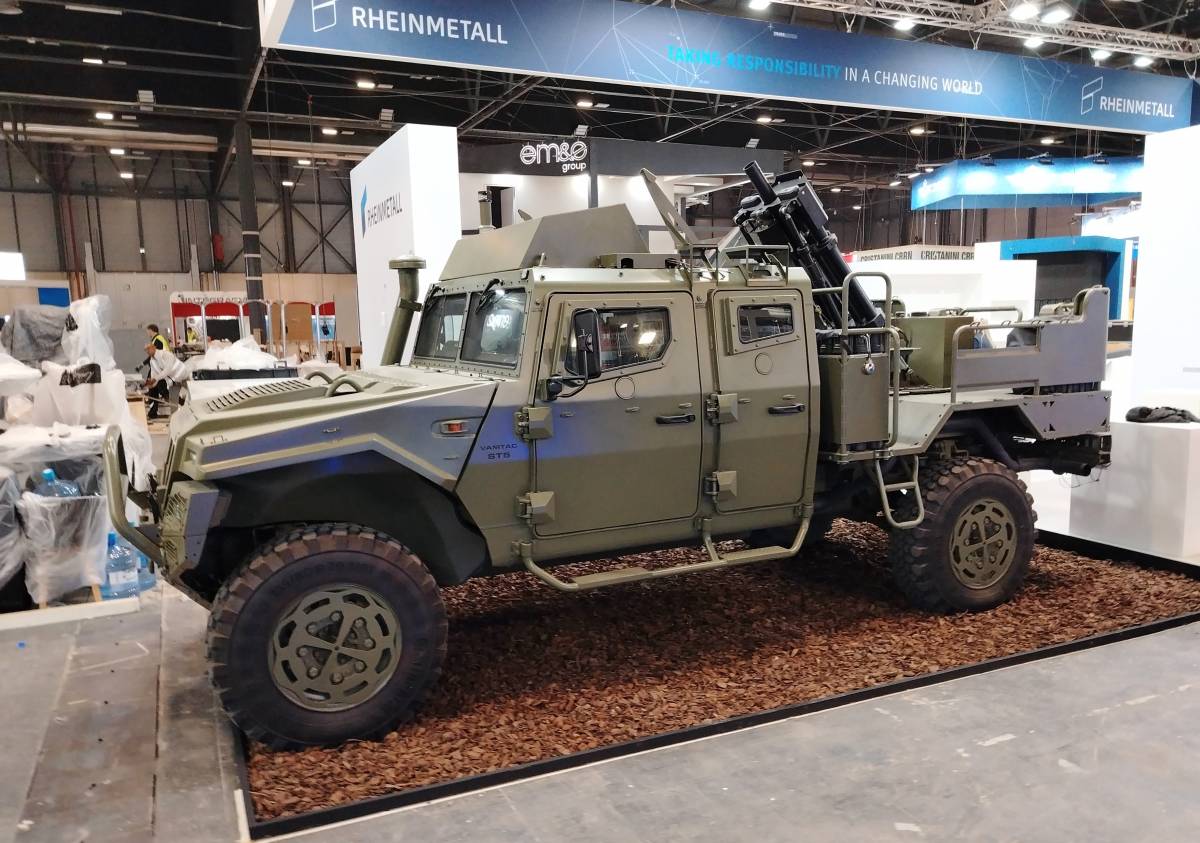 El portamortero Eimos sobre VAMTAC ST5 (Julio Maz)