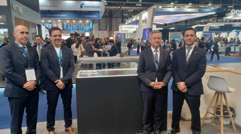 Presentacin de la BAT en el stand de AERTEC en FEINDEF. (foto: AERTEC) 