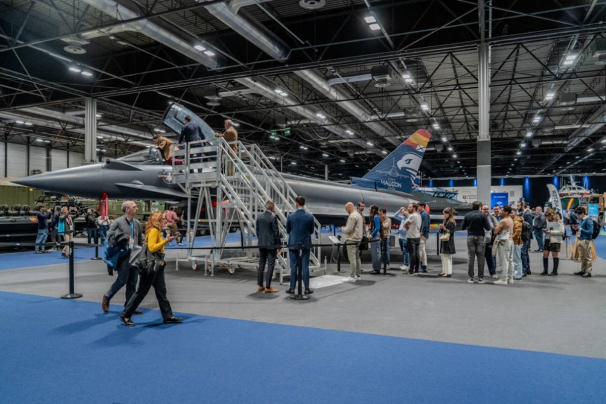 La maqueta de Eurofighter presente en FEINDEF que será exhibida en Madrid próximamente. (foto: Airbus) La maqueta de Eurofighter presente en FEINDEF que será exhibida en Madrid próximamente. (foto: Airbus)