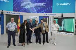 Firma del acuerdo estratgico en FEINDEF. (foto: S2Grupo)