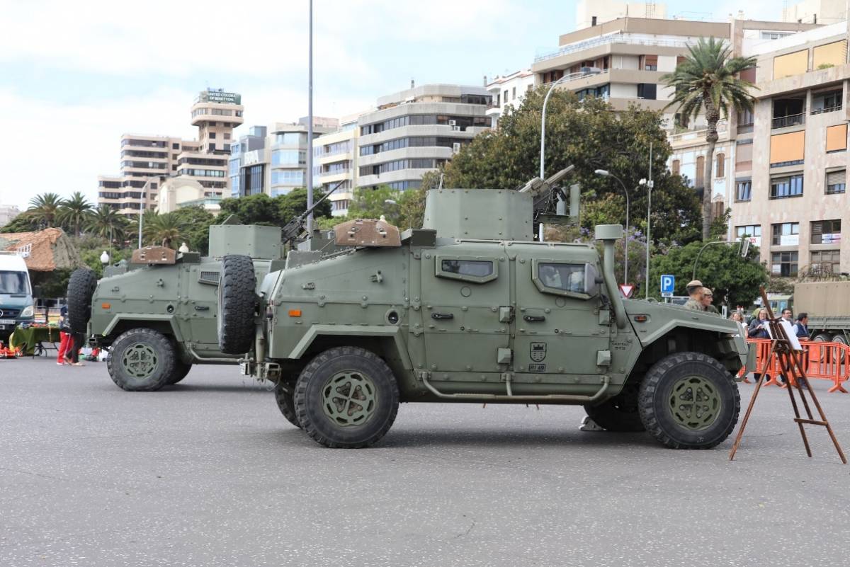 Exposición estática de vehículos VAMTAC ST5 del Regimiento de Infantería Exposición estática de vehículos VAMTAC ST5 del Regimiento de Infantería