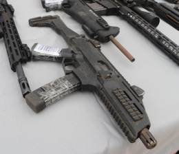 Subfusil CZ Scorpion Evo 3 S1 de 9x19 mm. fabricado en la Republica Checa.  Es una versin semiautomtica, que tiene un alcance efectivo de 250 m. 