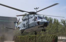 El futuro de NH90 de la Armada, una de las novedades de la pasada edicin del FEINDEF, despegando del parking de la instalacin.  (Foto Julio Maz)