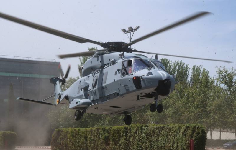 El futuro de NH90 de la Armada, una de las novedades de la pasada edición del FEINDEF, despegando del parking de la instalación. (Foto Julio Maíz) El futuro de NH90 de la Armada, una de las novedades de la pasada edición del FEINDEF, despegando del parking de la instalación. (Foto Julio Maíz)