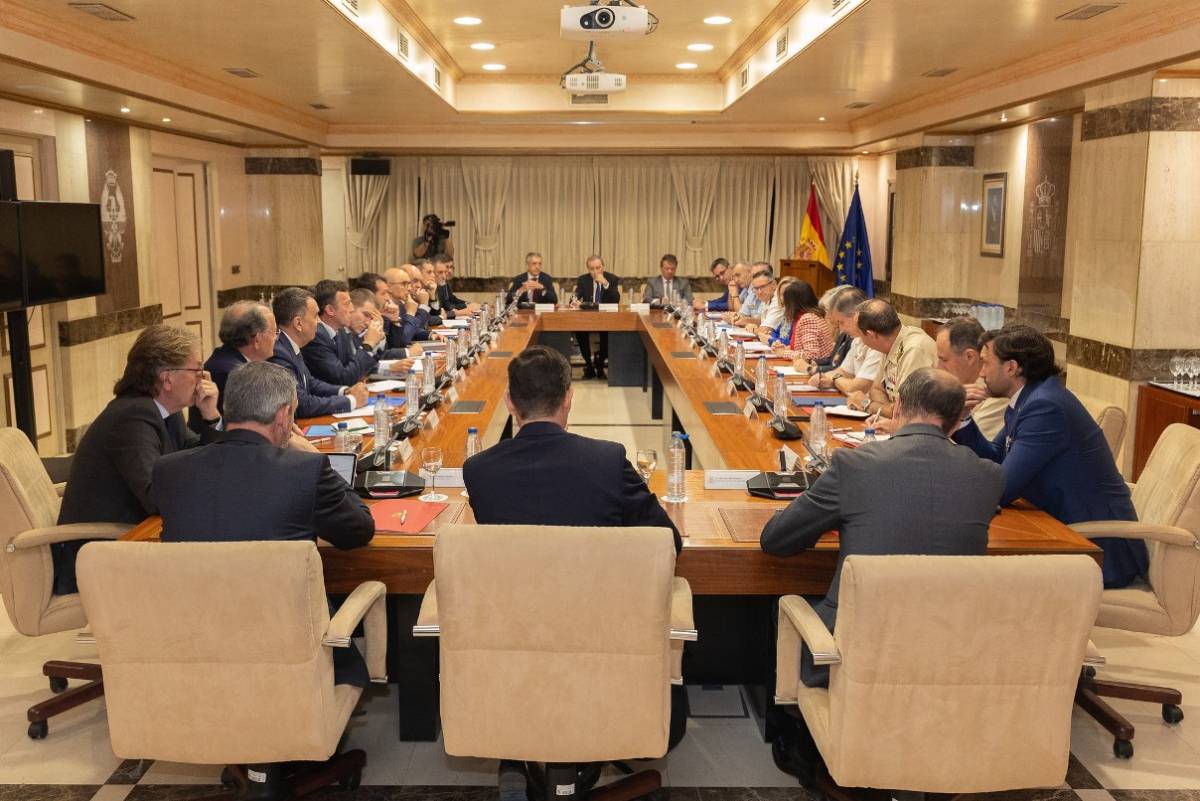 La ministra de Defensa habra trasladado ya a las principales empresas de defensa espaolas la necesidad de reorientar la procedencia de sus tecnologas en consonancia con el plan de la UE (Ministerio de Defensa)