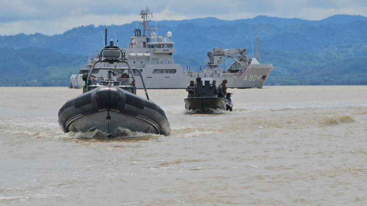 Operaciones anfibias durante los ejercicios conjuntos. Operaciones anfibias durante los ejercicios conjuntos.