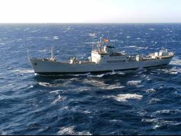 El buque "Contramaestre Casado" navegando en  FLOTEX 2021. (foto Armada)