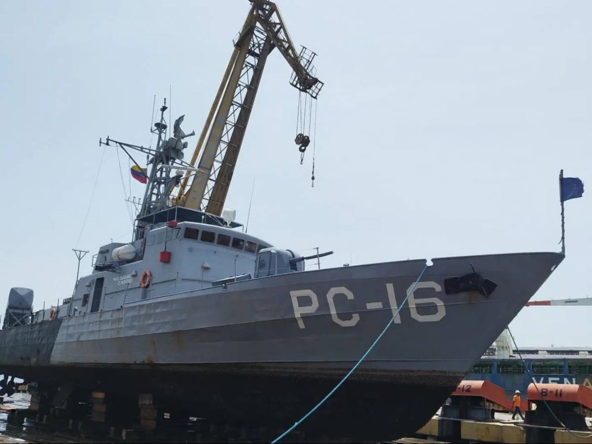 Patrullero de combate misilstico AB Victoria (PC-16) en dique seco. (Foto: Armada de Venezuela)