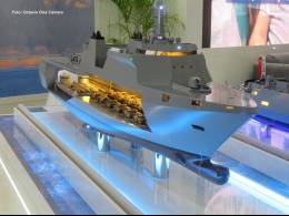 Se aprecia la configuracin interna con espacio para unos 25 blindados y dos lanchas LCU que permitiran mover tropas y material a la costa . (Octavio Dez Cmara)