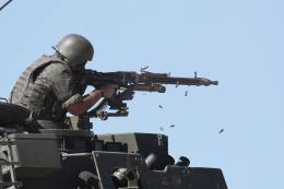 Ametralladora MG3 de 7,62 mm. abriendo fuego desde la torre de un Centauro (Ejrcito de Tierra)