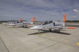 Los tres primeros L-39NG de la Fuerza Area de Hungra. (Foto combatant.blog.hu)