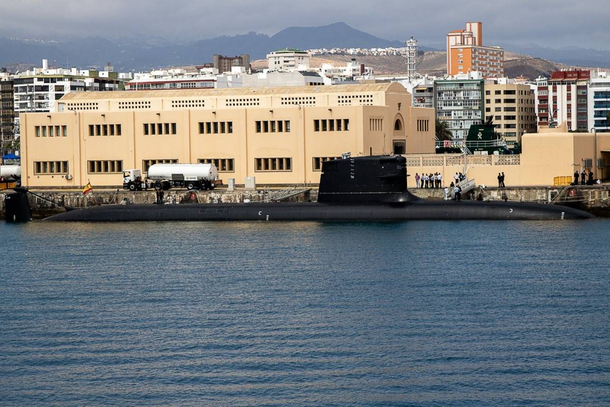 El submarino S-81 atracado en el Arsenal de Las Palmas. (foto Antonio Rodriguez Santana) El submarino S-81 atracado en el Arsenal de Las Palmas. (foto Antonio Rodriguez Santana)