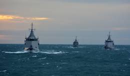 Varios buques de la Armada Argentina durante el gran ejercicio. (foto: Armada Argentina)