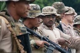 Marines del 2. Batalln instruyen al personal del SENAN en el uso de disparo con fusiles de asalto. (Foto: SOUTHCOM)