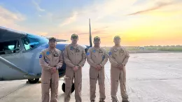 Alumnos pilotos de ala fija de la ESCAN.
