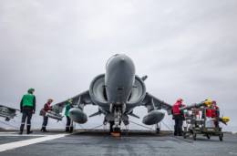 Un avin de combate Harrier de la Armada(foto: Armada)