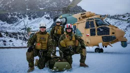 Un Cougar del Ejrcito de Chile en un ejercicio de montaa.