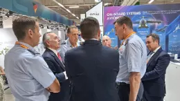 Presencia de autoridades en el stand de Grupo Oesa del Paris Air Show. Foto: Grupo Oesa