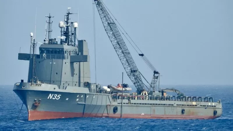 El buque de abastecimiento N35. El buque de abastecimiento N35.