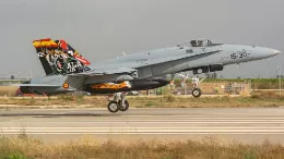 El espectacular EF-18M aterrizando en la Base Area de San Javier. Foto: Mario Gonzlez Carrasco