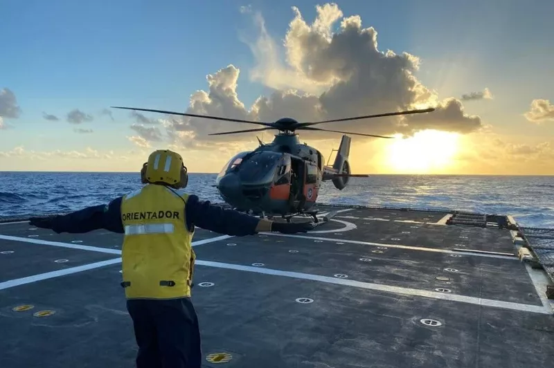 El Airbus H135 operando en la cubierta de un Patrullero Oceánico. El Airbus H135 operando en la cubierta de un Patrullero Oceánico.