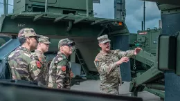 Visita de la delegacin marroqu a las instalaciones americanas en Alemania para conocer los Patriot.