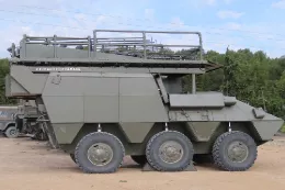 El Ejrcito de Tierra dispone de varios BMR600 especialmente modificados para materializar acciones especficas asociadas a la genrica de Guerra Electrnica. Foto: Octavio Dez Cmara