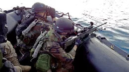 Tiradores de precisin de la Fuerza de Proteccin (FUPRO), en un ejercicio de adiestramiento especfico en el CENAD de Chinchilla (Albacete) y en aguas de Cartagena. Foto: Armada