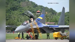 Uno de los reactores biplaza Su-30MKM de Malasia con pintura especial. Foto: Octavio Dez Cmara