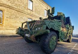 Toda la carrocera ha sido cubierta con la red Barracuda (Ejrcito de Tierra)