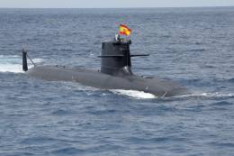 El S81 durante la revista naval con motivo del Da de las Fuerzas Armadas (Ministerio de Defensa)
