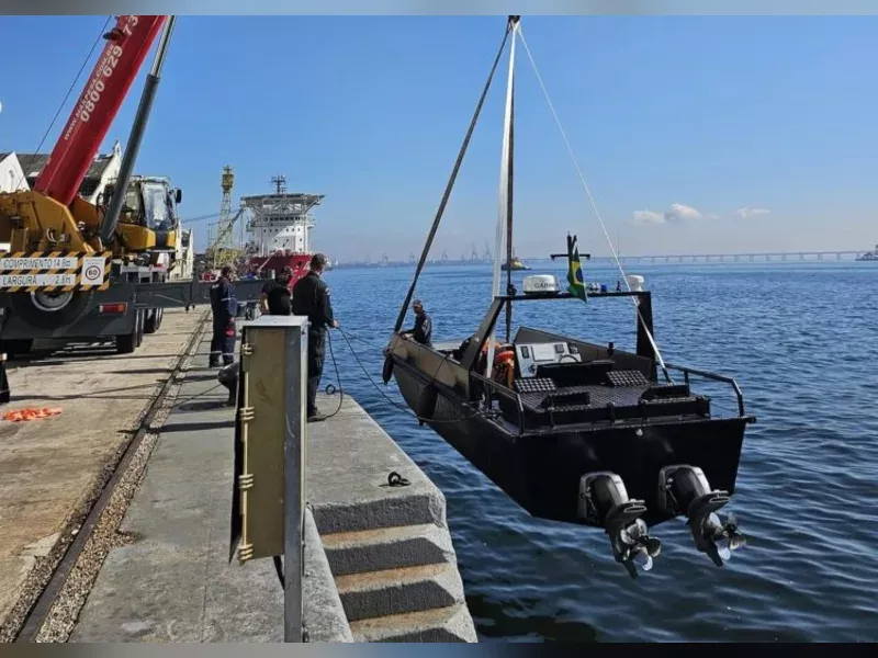 Nueva lancha de operaciones ribereas del El Ejrcito y la Marina de Brasil.