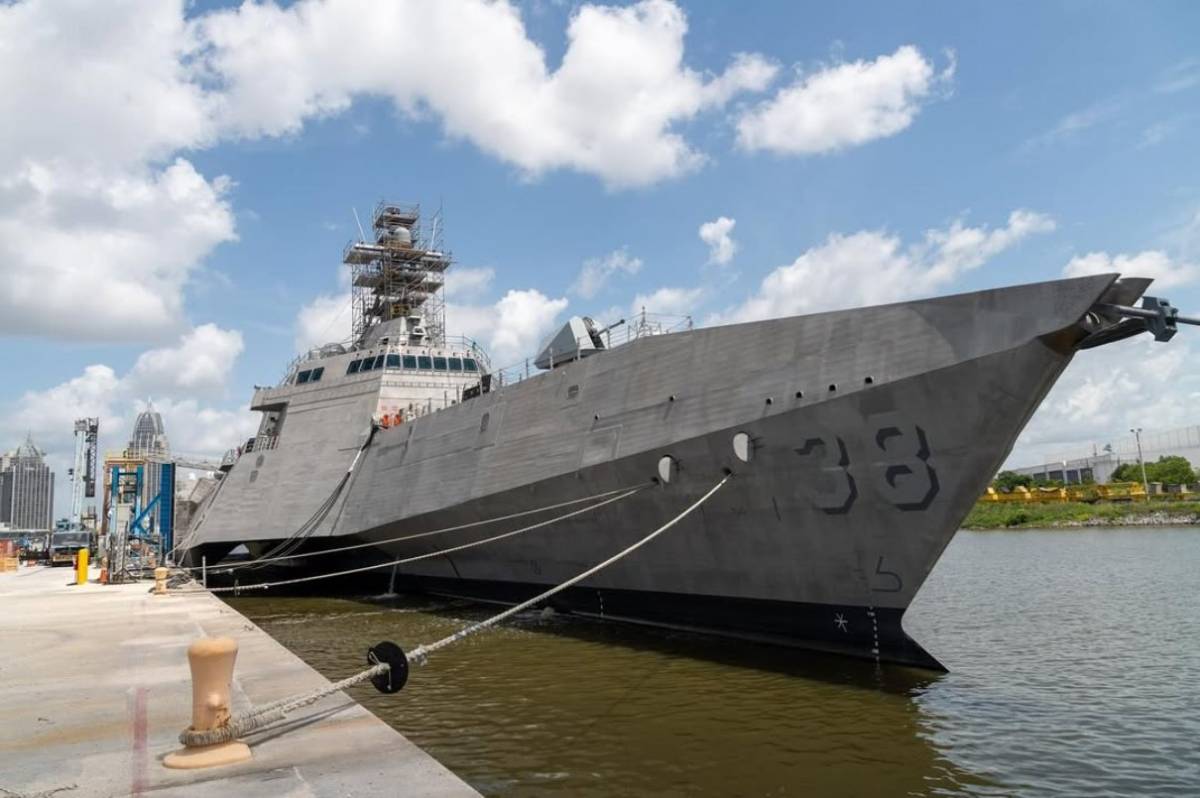 El USS Pierre (LCS-38) atracado en el puerto de Blakeley Island en Alabama. (Foto: Austral USA)