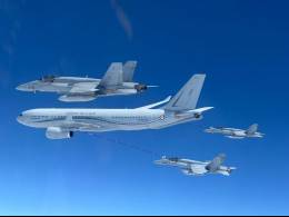 Los EF-18M del Ala 15 repostando de un A330 MRTT de la RAF. (foto: Ejrcito del Aire y del Espacio)